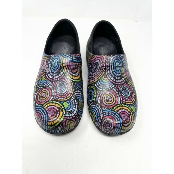 Crocs Neria Pro II Women's Multicolor Graphic Crocs-Lock Clog Shoes Size 8W - Picture 2 of 9